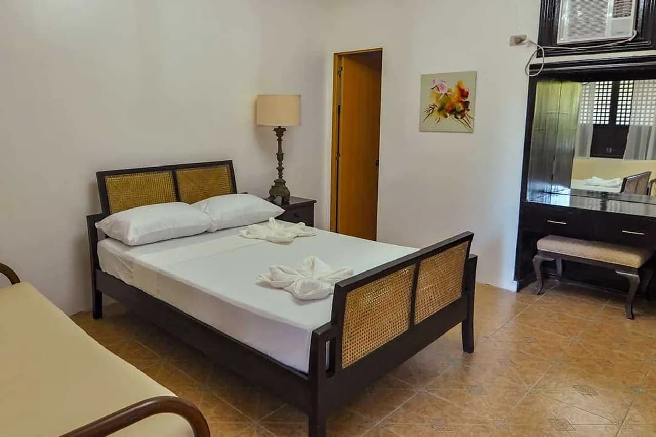 Grand Villa Laguna