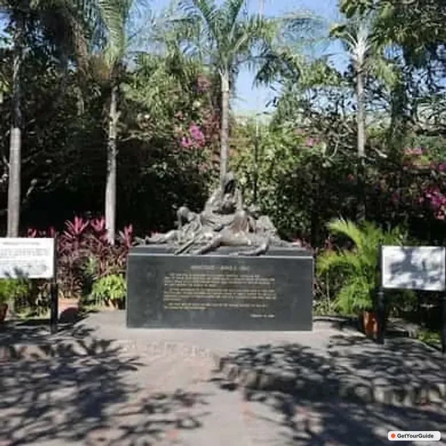 Manila Intramuros Guided Walking Tour with Refreshments