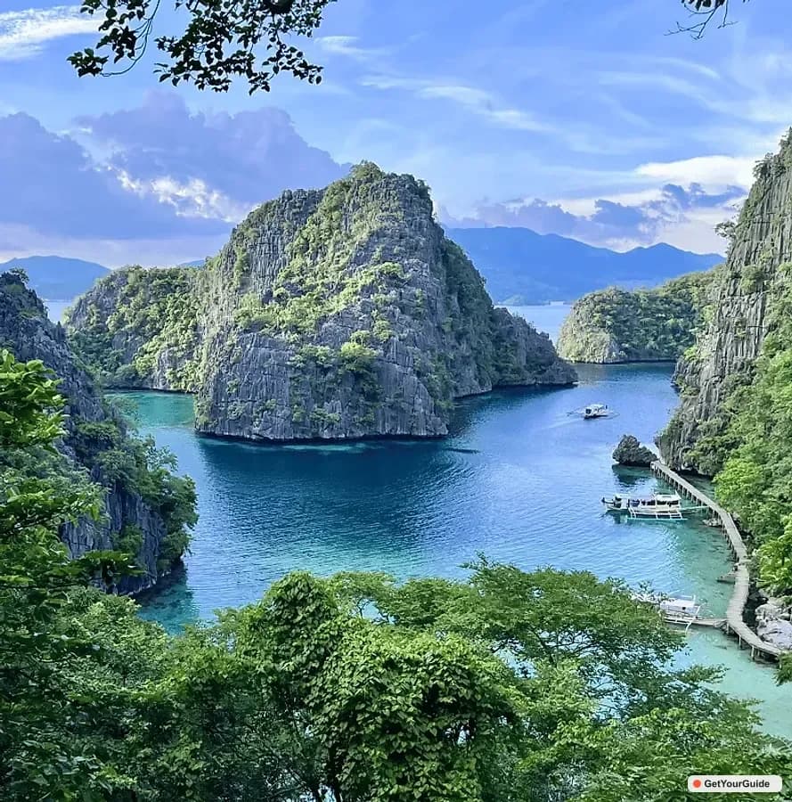 Coron Private Boat Hire with Guided Tour & Beach Lunch - Guide