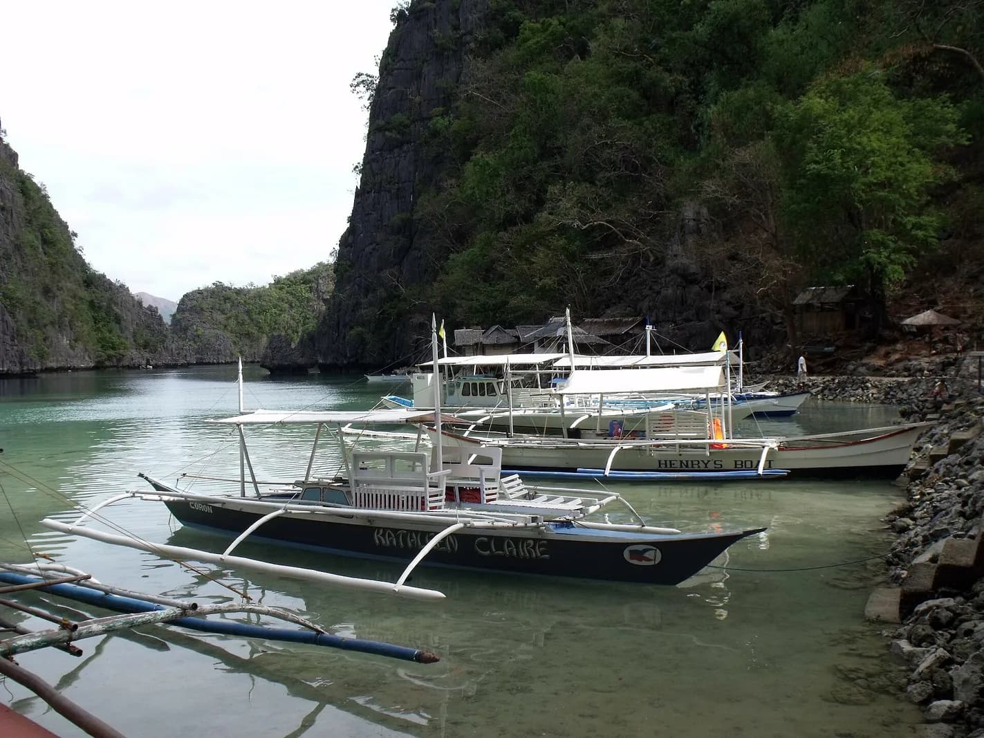 Twin Lagoon in Coron: Swimming Through the Narrow Gap Between Two Worlds