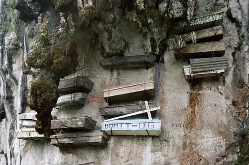 Sagada Without Getting It Wrong: Booking Guides, the Cave Connection, and Burial Sites That Are Not Attractions