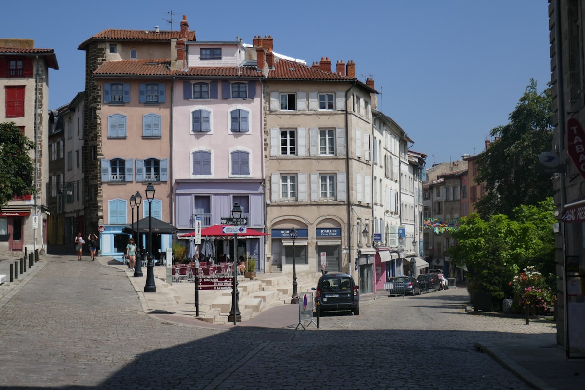 Meze street scene