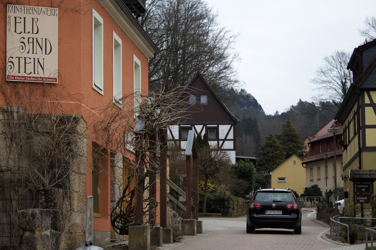 Flanning street scene