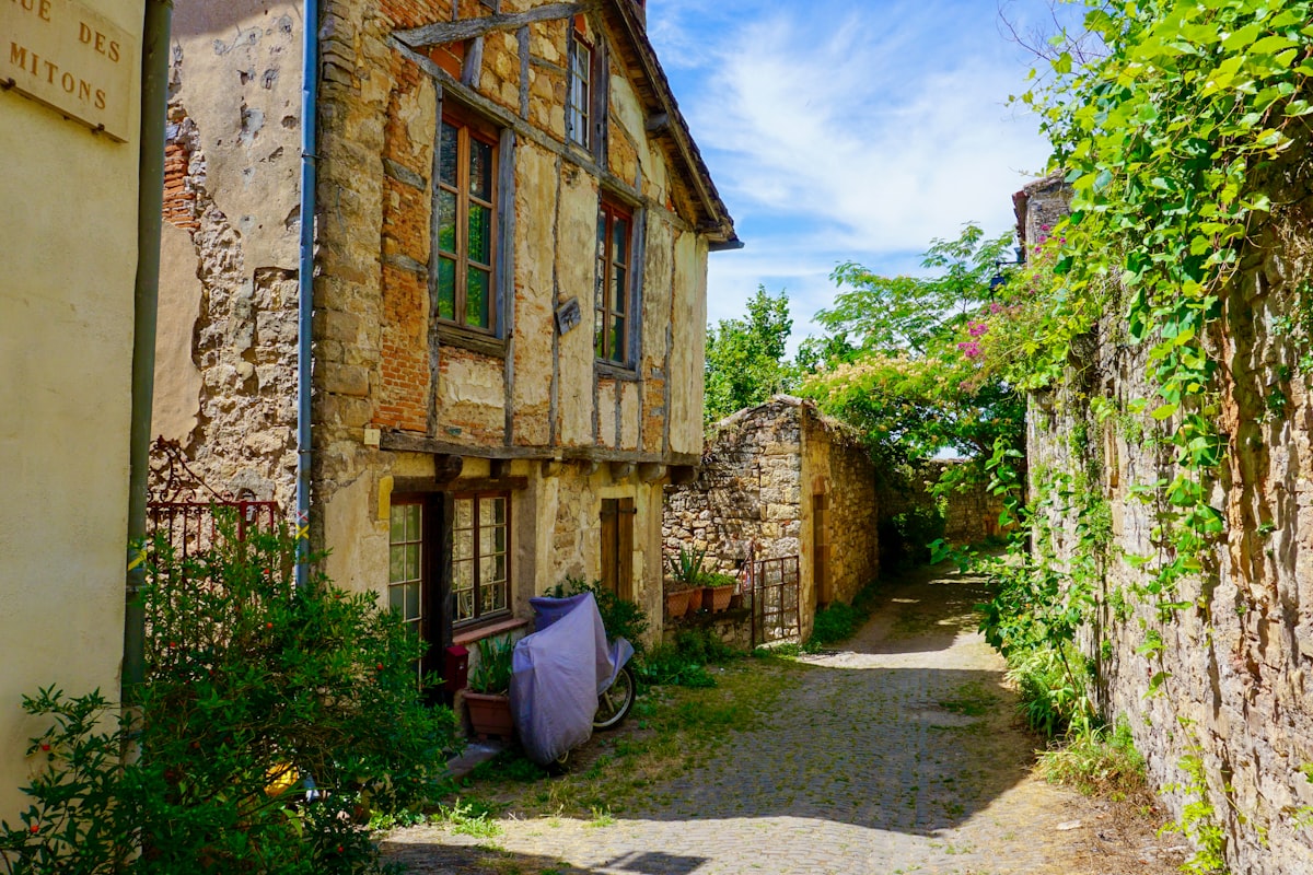 Aragnouet street scene