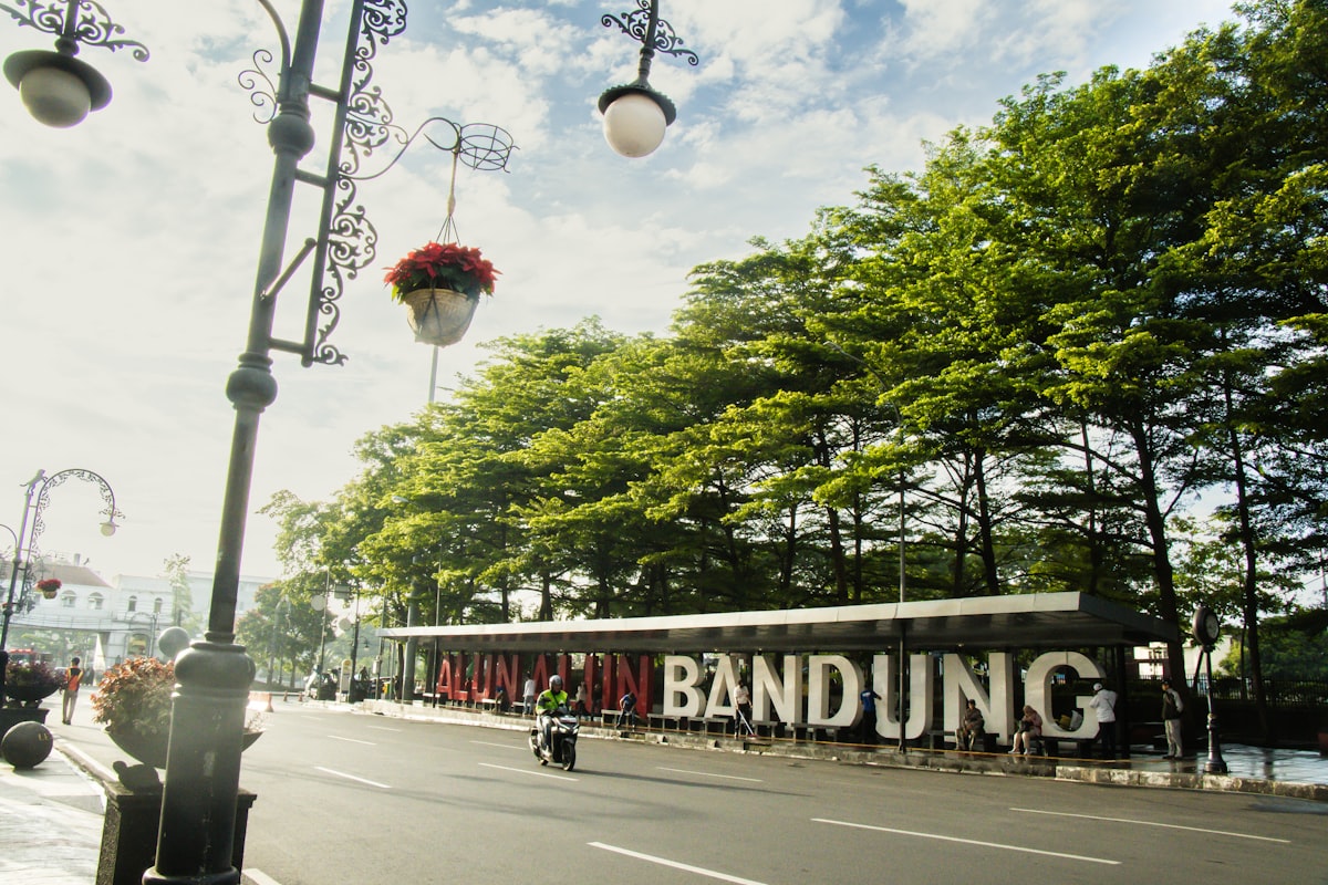 Mengkendek street scene