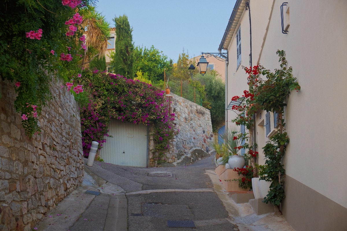 Hyeres street scene