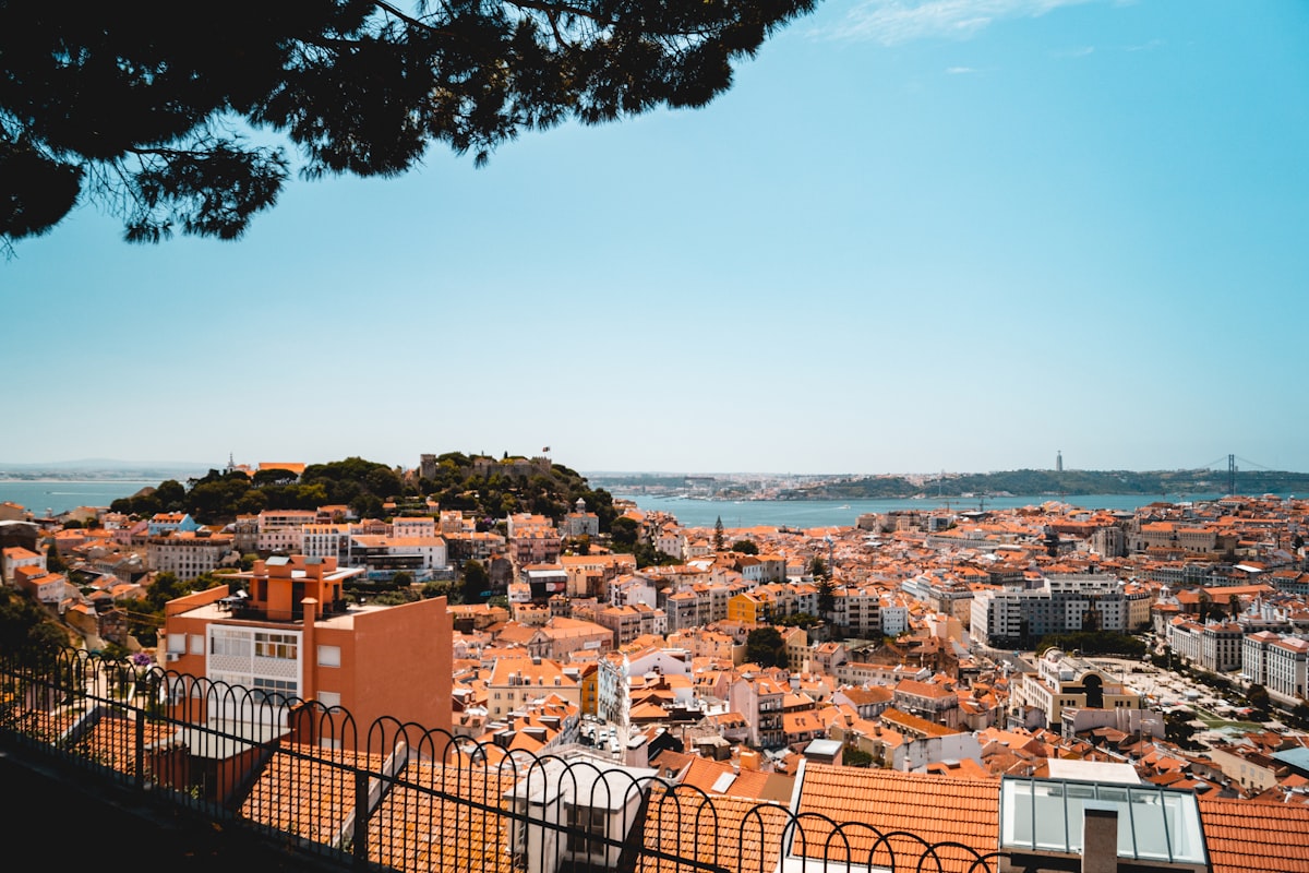 Calhetas city skyline