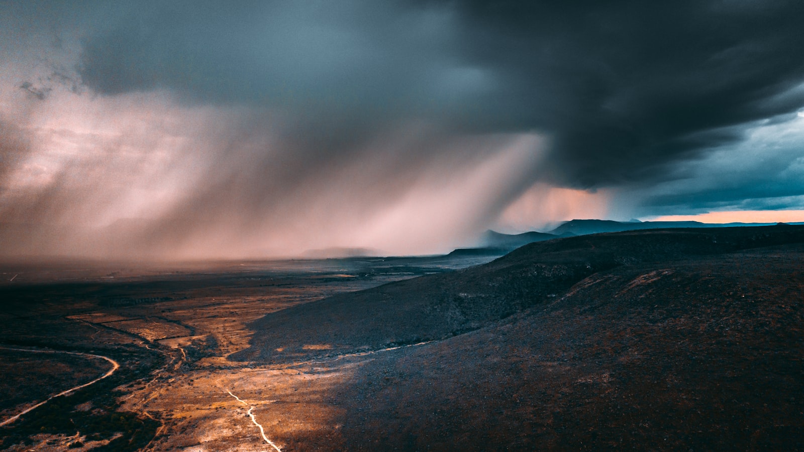 Graaff-Reinet Travel Guide 2026: Best Time, Attractions & Food
