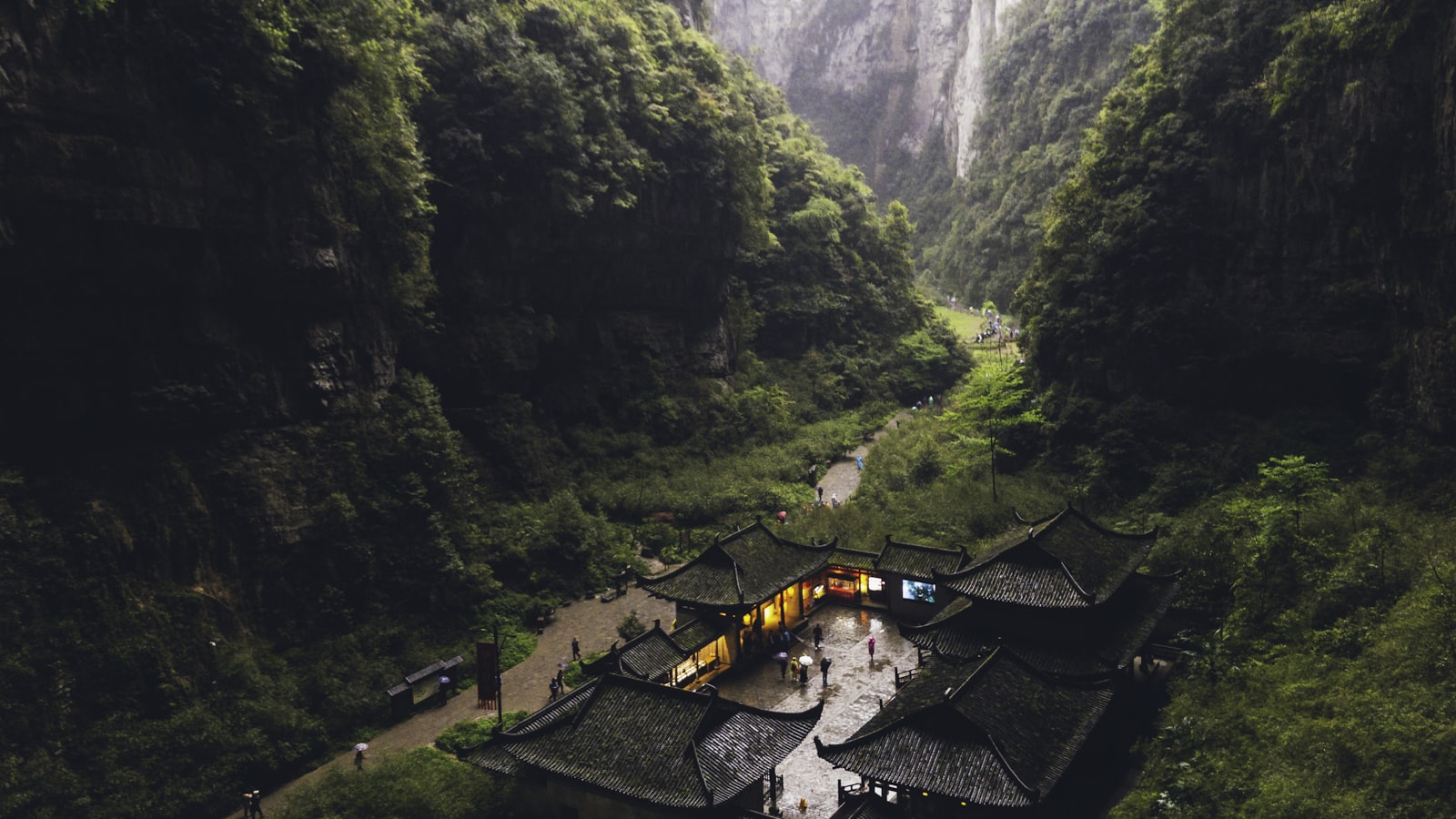 Guangyuan Travel Guide 2026: Best Time, Top Attractions & Food