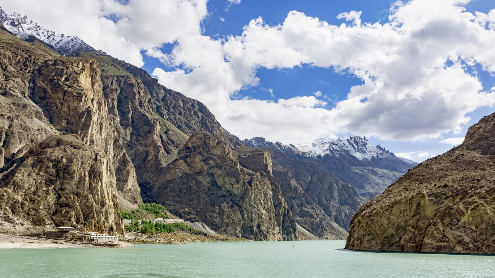 Ksar Ghilane Travel Guide 2026: Best Time, Attractions & Food
