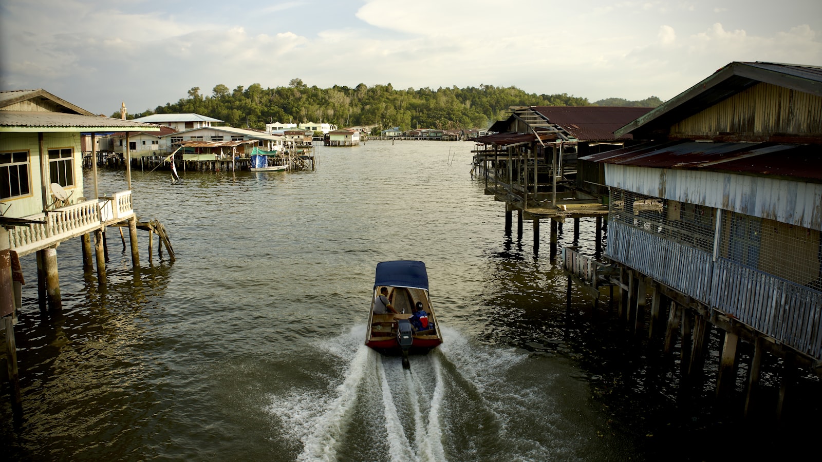 Kuala Tahan Travel Guide 2026: Best Time, Attractions, Food & Stay
