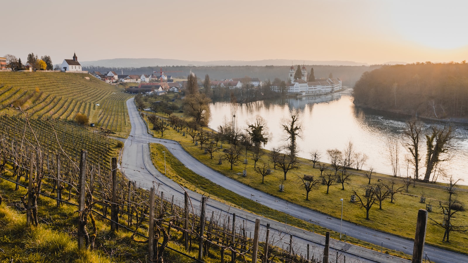 Rheinau Travel Guide 2026: Best Time, Attractions, Food & Hotels