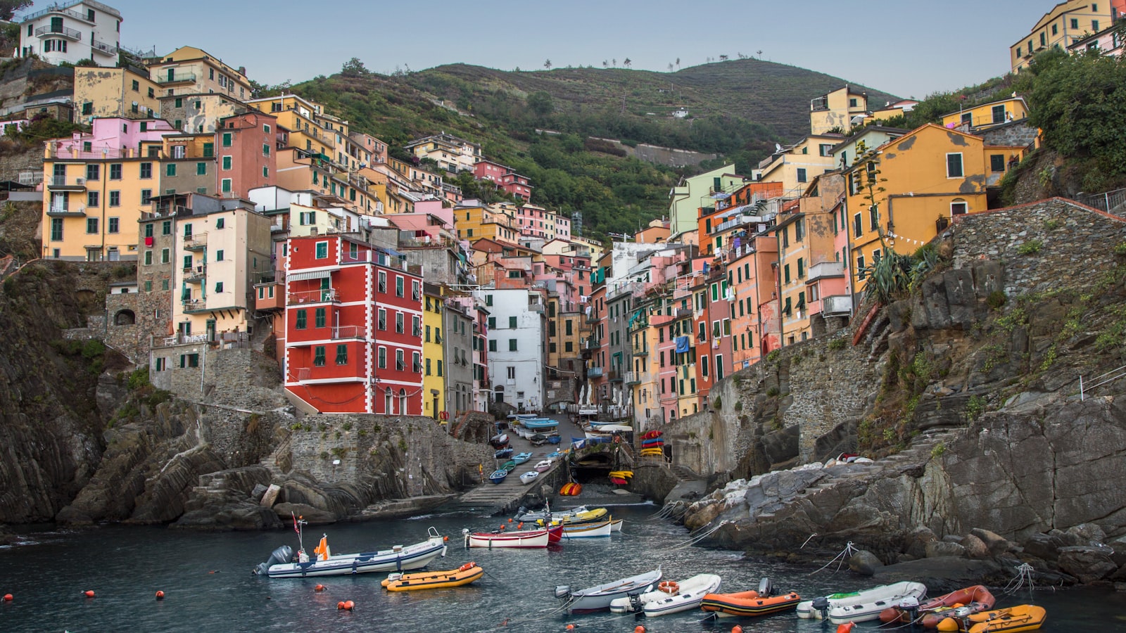 Riomaggiore 2026 Travel Guide: Best Time, Attractions & Food