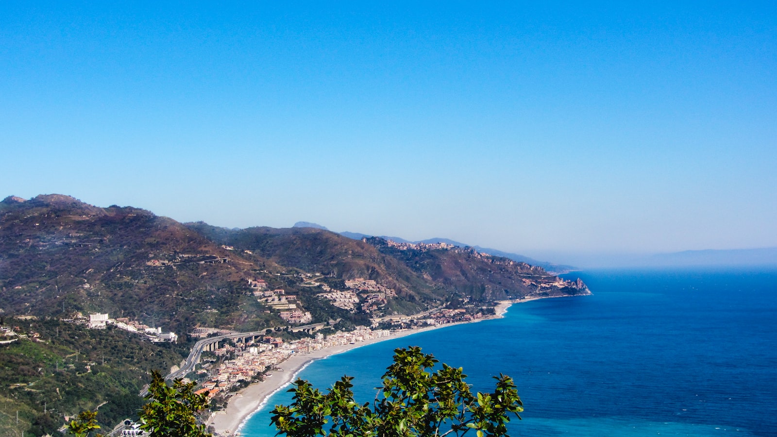 Taormina Travel Guide 2026: Best Time, Attractions & Food