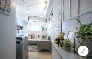 Tina’s pad @Serin West
