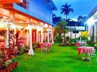 Tropical Sun Inn