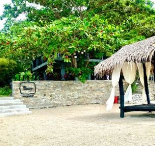 The Henry Resort Taramindu Laiya