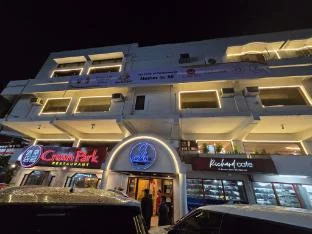 Crown Hotel
