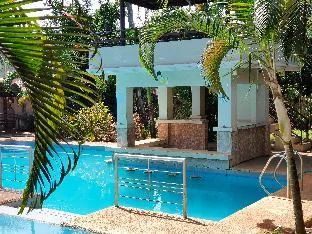 Gabrielles Garden Pool
