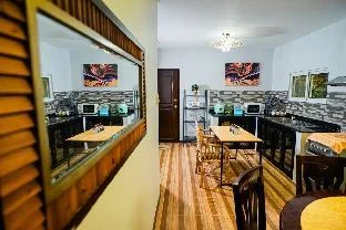 Three-BR House in Elyu for 15 pax with Pool Access