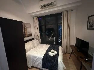 The Queen's Condo @ Knightsbridge in Makati