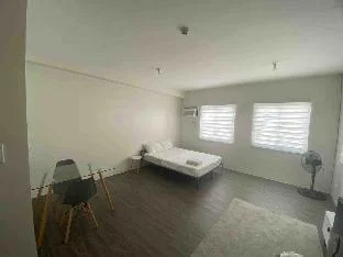 Simple studio unit in w/ wifi & parking in nuvali