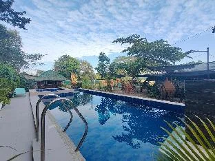 Bacnotan private resort 4BR 2BA POOL near beach