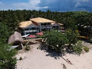Cozea Beach Lodge Maniwaya -  AC room (4pax)