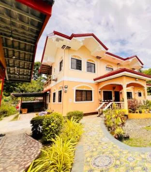 Chateau La Princesa with cozy garden  & bar