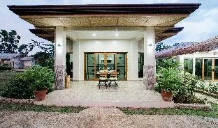 Denikas Suites