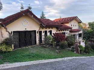 Tagaytay BNR Guesthouse 4BR W/ Balcony 12-14guest