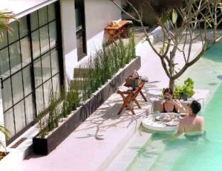 Honeymoon Suite