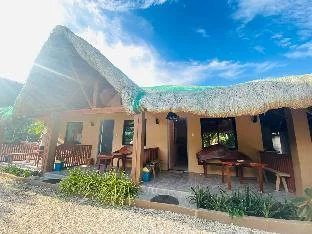 Beachside Escape Good for 8: Perfect for Groups