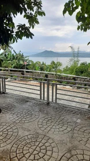 Private Resort Overlooking Taal Lake
