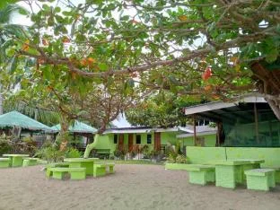 Mac beach campsite resort