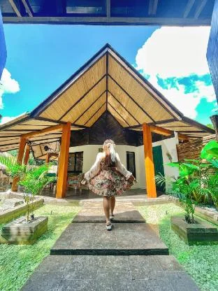 Villa Amuntai with Pool &Jacuzzi