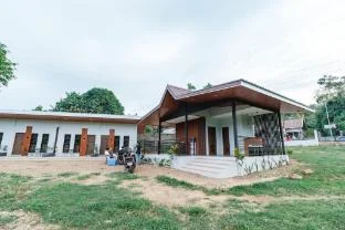 Orchrd Lodge