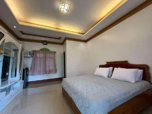 LOBOC Airbnb Traveller's Inn