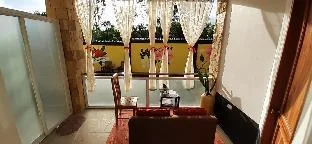 Cafe Darcey & Residences BnB (Wombat Suite)