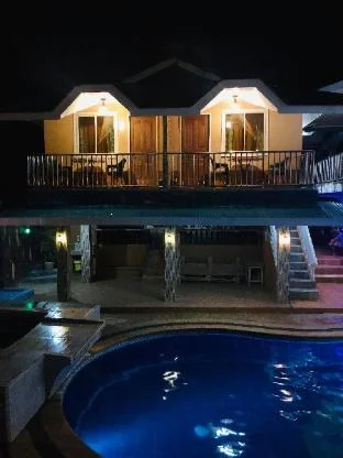 Seaview Beach Resort - Poolside Balcony Room