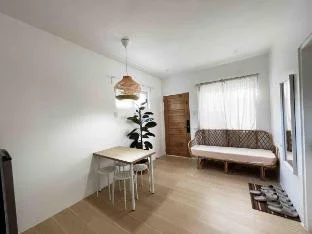 U2 New Minimalist Home 1-4 pax nr UP wifi Netflix