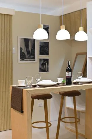 G & J Serene Suites