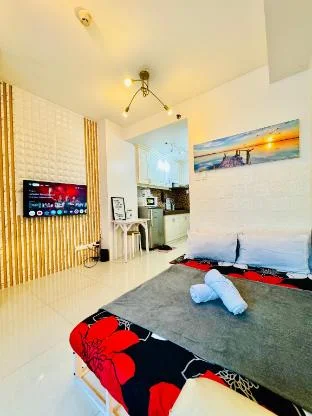 Affordable staycation @QC (mplace residence)