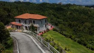 Serene Holiday Home Mt Taal View