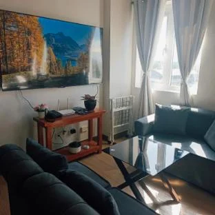 HappyStays C: 300mbps |65TV w/ NFLX, Disney| Loft