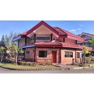 Tagaytay Canyon Woods Brick House