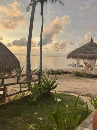 JCAH BEACHFRONT Bungalows