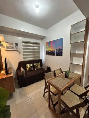Lux 2BR Sky Condo with 24-hr Security, Fully Airconditoned  Basement Parking