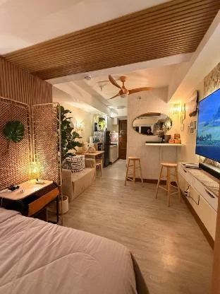 Aesthetic Vivaldi High-Rise with Ocean View
