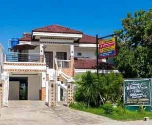 Imelda's White House Villa
